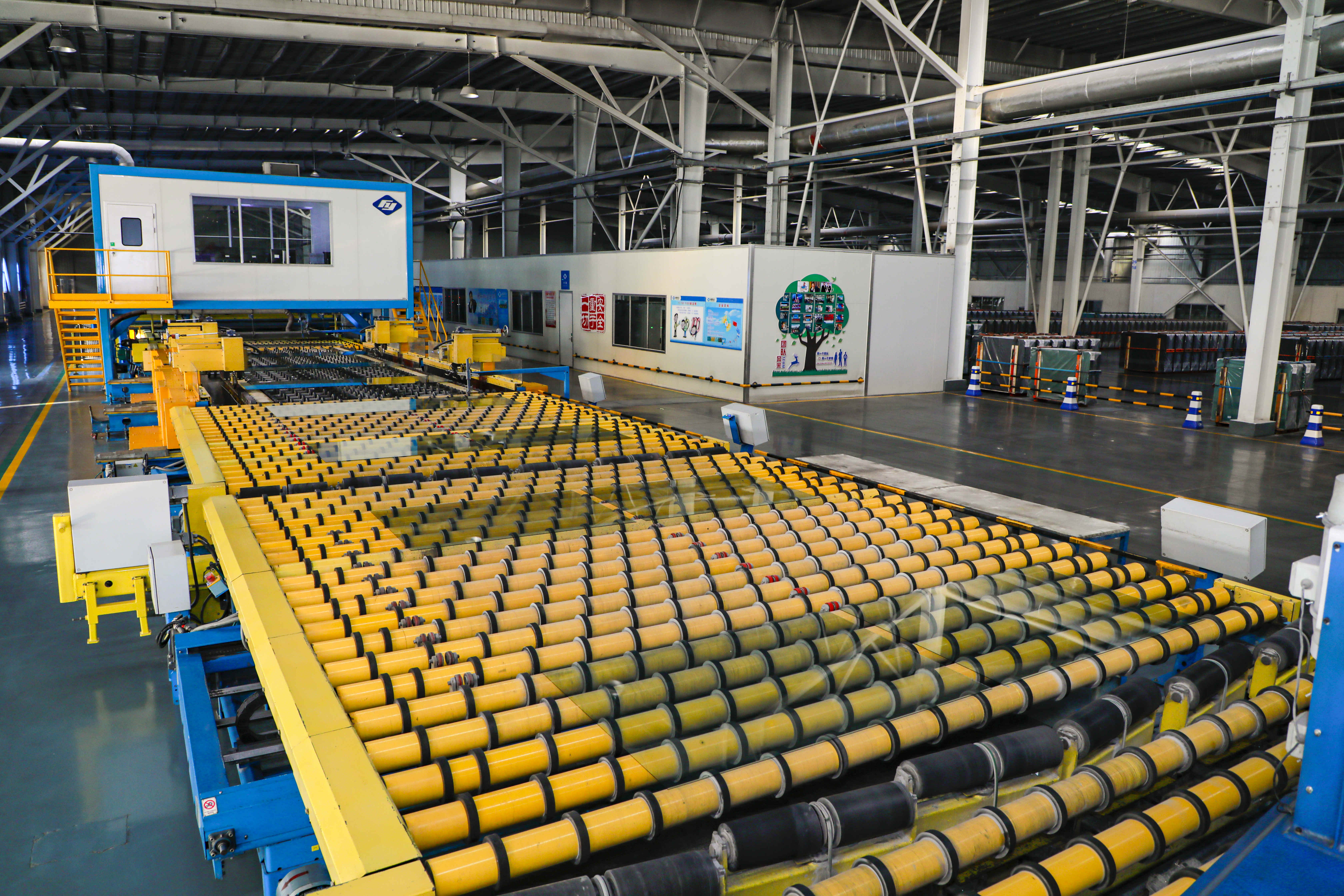 1769843158787526.jpg 浮法玻璃生产线。石晓博摄 (2)_副本.jpg
